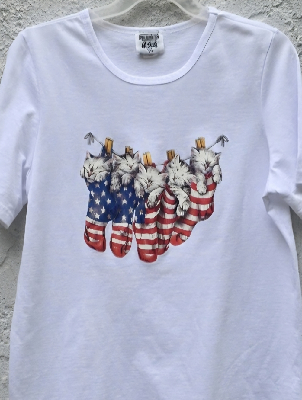 Vintage Patriotic Flag Kitschy Cat Kitten T-Shirt